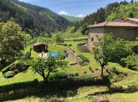 Maison Coquelicot – hotel z parkingiem w mieście Saint-Martin-de-Valamas