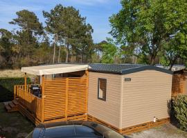 200m de la plage Bungalow LUXE de 44m2 M&eacute;nage et draps inclus Camping 5 Etoiles Mayotte Lac Biscarrosse Koyobalys, bungalow i Biscarrosse