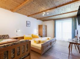 Hotel Chavalatsch, budgethotel i Tubre