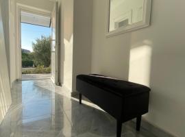 Vila Regina Apartment Rex with Swimming Pool, hotel en Jezera