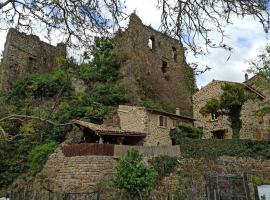 Gîte le rocher du château de Retourtour, hotel pet friendly a Lamastre