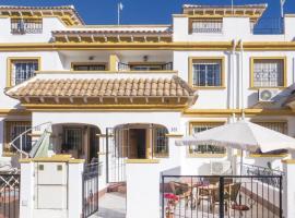 Cozy Home In Torrevieja With Wifi, hotel in Torrevieja