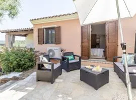 Villa with BBQ & Fast Wi-Fi - Sleeps 5, Minutes from the Beach