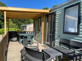 Mobilhome tout confort R10 domaine de lanniron, κάμπινγκ σε Quimper