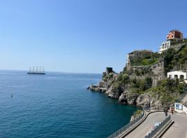 FRENNESIA Amalfi Coast: Atrani'de bir otel
