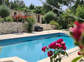 EDEN HOUSE villa 200 m2, 5 chamb 5 sdb, piscine privée, jardin clos 4000 m2, parking – hotel z basenem w mieście Meyreuil