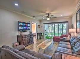 Waterfront Condo with Boat Dock, Gym and Pool!, apartment in Palm Coast
