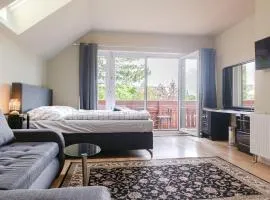 Exquisite Shared Villa - Your Private Room in this Beautiful Home