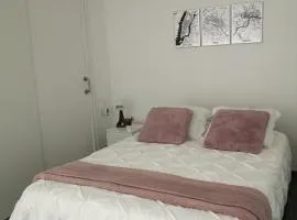 Acogedor apartamento con excelente ubicación.