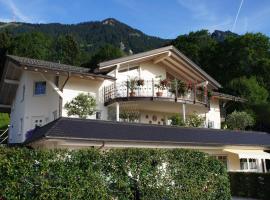 Ferienwohnung Hainzinger, hotelli kohteessa Rettenberg