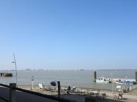 Bel appartement avec vue directe sur loire، فندق في Paimbœuf