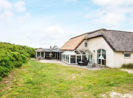 16 person holiday home in Ulfborg, hotell i Ulfborg