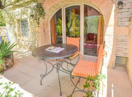 1 Bedroom Stunning Apartment In Nyons, hotel v destinaci Nyons