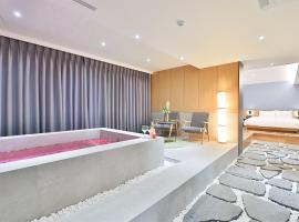 Custom Hotel, hotel near Daewangam Park, Ulsan