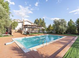 Viesnīca Alluring holiday home in Assoro with private pool pilsētā Assoro