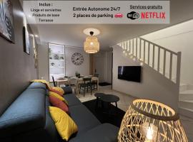 T3 Flat Moderne sur 2 étages Metro Parking Free Entrance autonome, hotel in Rouen