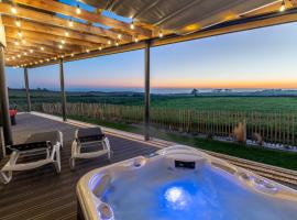 Vue à Couper le Souffle - Villa de Charme avec Spa en Bord de Mer - Pointe Finistère, hotel in Plougonvelin