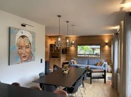 Chalet contemporain 8 pers, 4 chambres, vue sur montagnes, parking, près village - FR-1-342-243