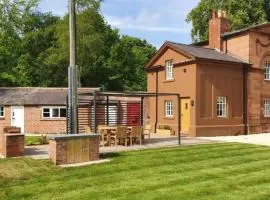 Oulton Park Lodge