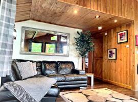 Snowdrop 10-Hot Tub-Woodlandlodges-St Clears-Pembrokeshire, brunarica v mestu Carmarthen