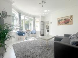 Queens Park View - 1 Bedroom, apartment in Bournemouth