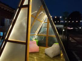Glamping Alas Duren Yogyakarta, luxury tent in Beran-kidul
