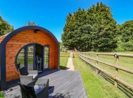 Apple Pod, hotel with parking in Arundel