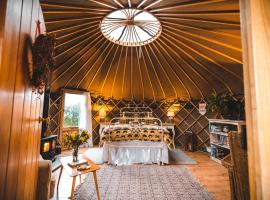 Sunbank Yurt, luxury tent in Llangollen