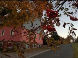 Ferienwohnung Zum Ausblick，阿爾騰貝格溫泉鎮的公寓