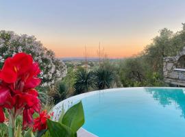 Agriturismo La Sorgente di Rossi Valentino ฟาร์มสเตย์ในLarciano