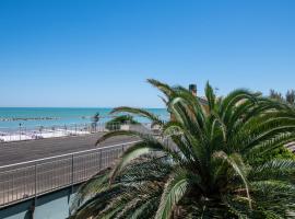 Residence I Gelsi - Apt Aria di Mare with parking, hotel in Pesaro
