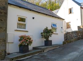 Rosebud cottage Romantic cottage for a couple, hotel in Fishguard