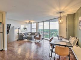 7th-Floor Omaha Condo with Balcony and Park Views, vacation rental in Omaha