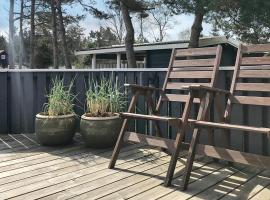 Three-Bedroom Holiday home in Blåvand 21, bolig ved stranden i Blåvand