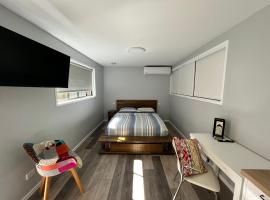 Stylish Guest Suite in Everton Hills: Oxford Park şehrinde bir daire