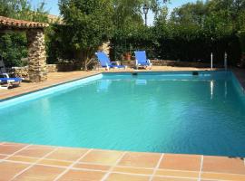 Studio on rural authentic finca with shared pool, parkimisega hotell sihtkohas La Borrega