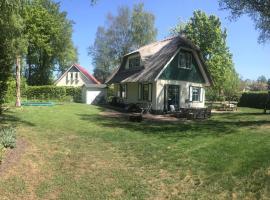 Beautiful Holiday Home in Heeten with Private Garden, loma-asunto kohteessa Heeten