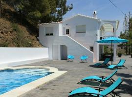 Spectacular Villa in Algarrobo with Private Swimming Pool, hotell i Mezquitilla