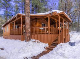Forest Cabin 7 Seventh Heaven, pet-friendly hotel in Payson