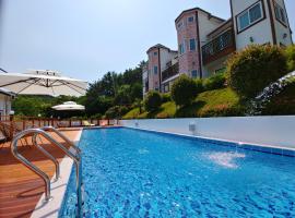 Beljari Pension, hotel with pools in Tongyeong