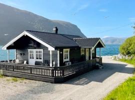 7 person holiday home in Selje-By Traum, khách sạn ở Selje