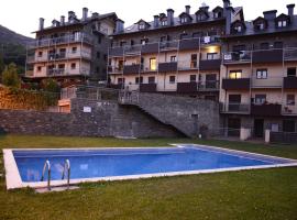 Apartaments Sort Pirineus, hotell i Sort