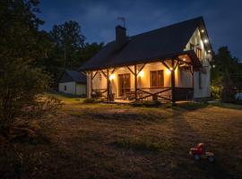 Zakamarek- dom z ogrodem Góry Świętokrzyskie bez sąsiadów, las, 10 osób na wyłączność, hotel cu parcare din Lechów