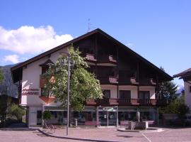 Residence Corones – hotel w mieście Valdaora