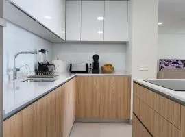 High end large ground floor with luxury private pool and sea views