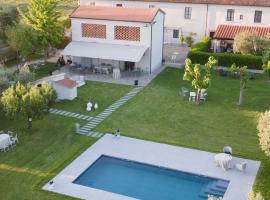 Podere Milla, hotel with parking in Montale