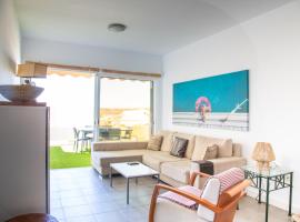 Vistas al Mar junto a la playa 3B, ξενοδοχείο σε Poris de Abona