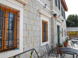 Villa Sol, bed & breakfast σε Kastela