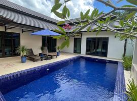 Charis Pool Villa 2 - 3 bedroom with Private Pool โรงแรมที่มีสระว่ายน้ำในเบนตง