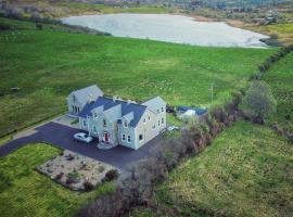 Tully View House, cabaña o casa de campo en Donegal